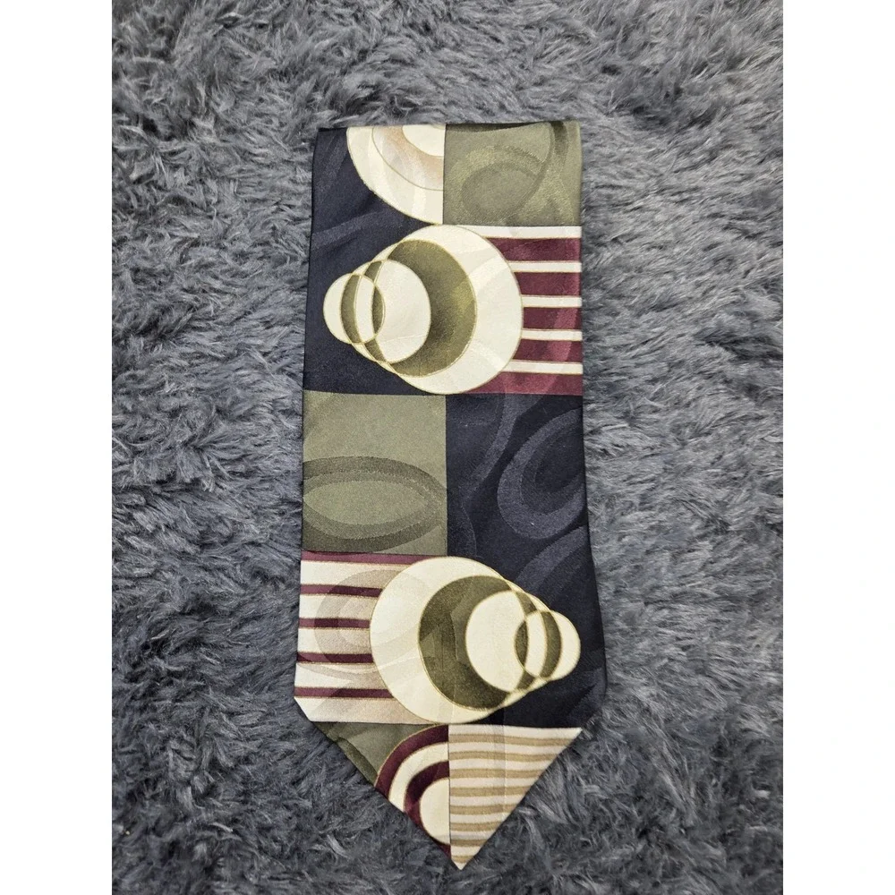 Screenplay By Martin‎ Wong Tie 100% Silk Made In The USA Multicolor